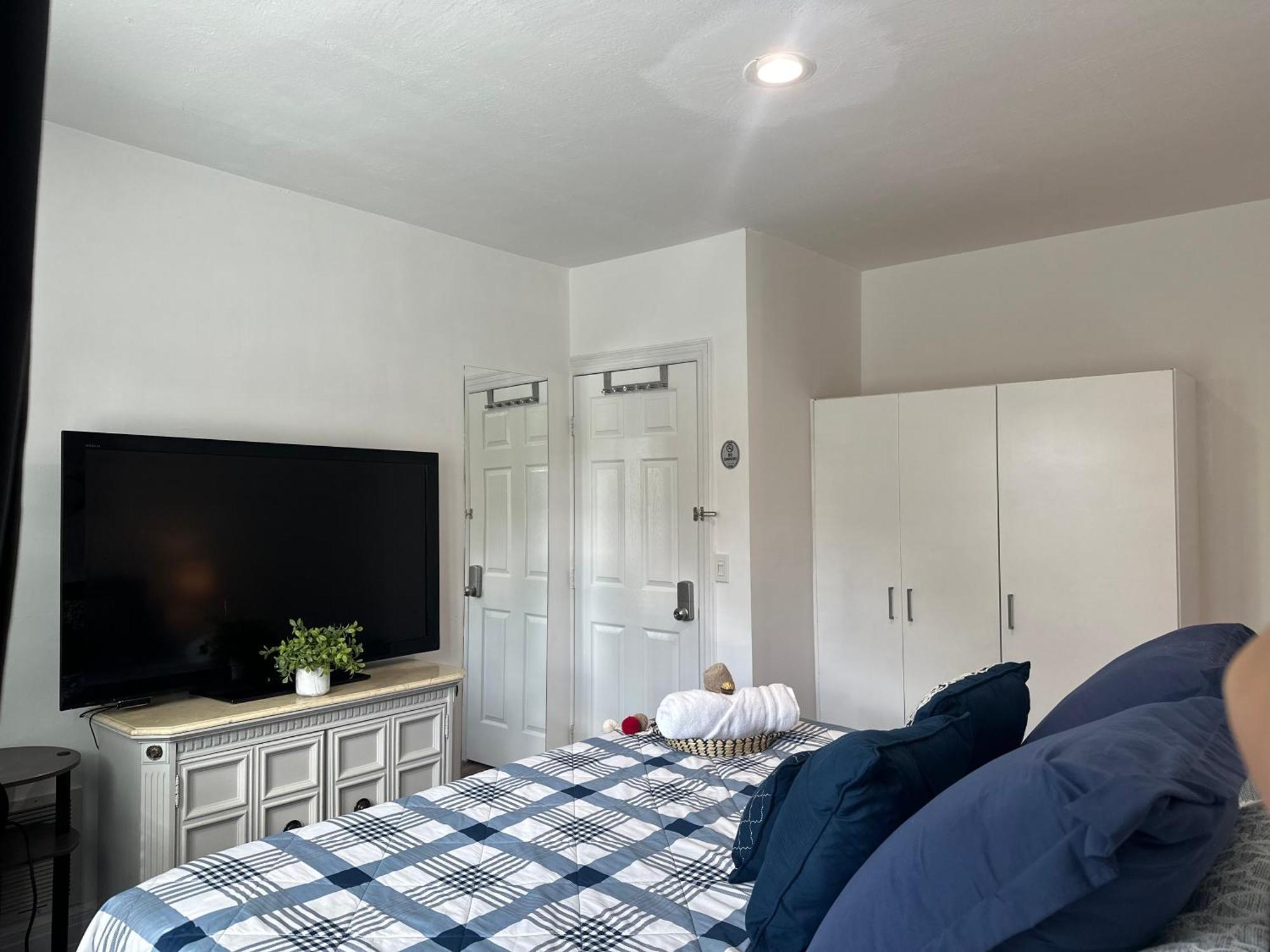 Cozy Private Bedrooms Kitchen Wifi イングルウッド エクステリア 写真